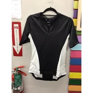 Xersion ladies scrub top size medium fitted black white new from target